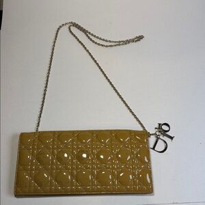 Lady Dior Quilted
Patent Leather Cannage‎ Crossbody purse